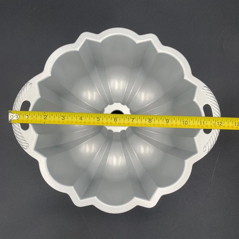 Nordic Ware Gold Anniversary Bundt Pan 10-15 Cup Cast Aluminum Made in USA